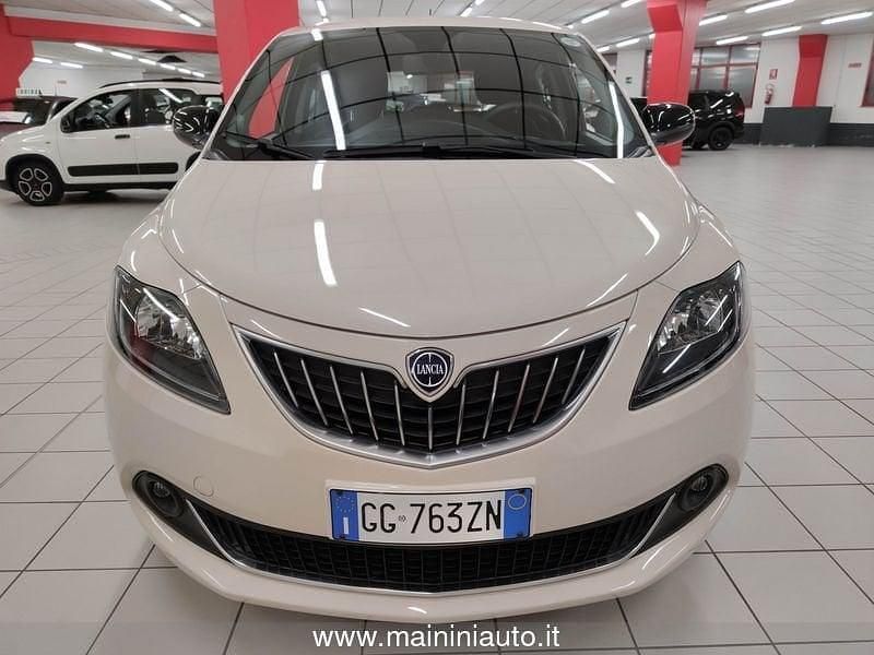 Usata Lancia Ypsilon Gold 69 CV (50 kW) 2021 Beige Utilitaria