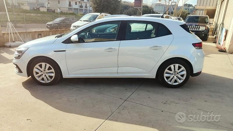 Usata Renault Mégane IV Techno 116 CV (85 kW) 2022 Bianco Berlina