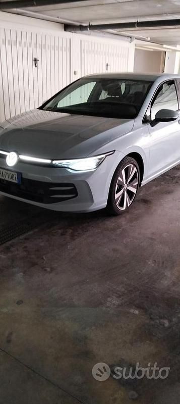 Nuova VW Golf VIII 2025 Grigio Berlina