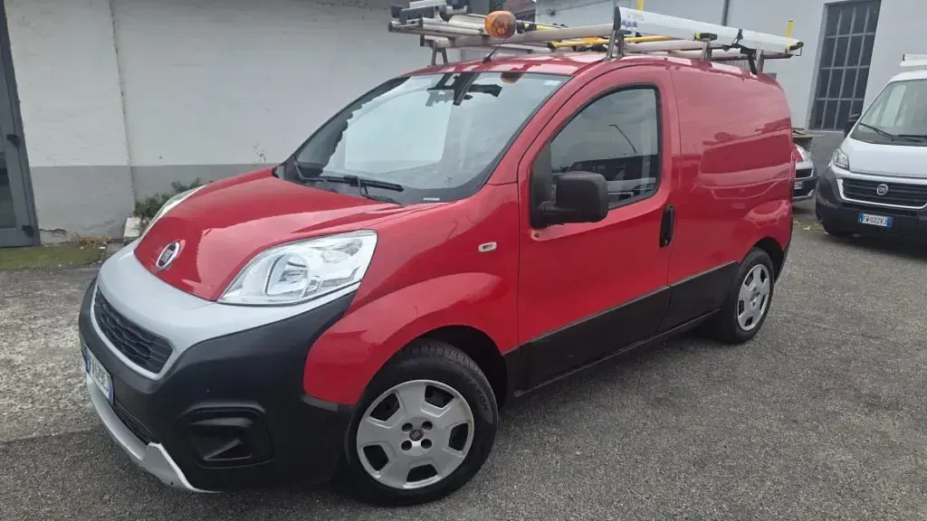 Usata Fiat Fiorino 95 CV (69 kW) 2018 Rosso / pastello Monovolume