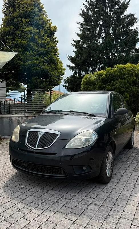 Usata Lancia Ypsilon 78 CV (57 kW) 2009 Nero Utilitaria