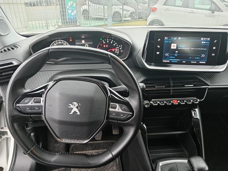 Usata Peugeot 2008 Active 102 CV (75 kW) 2021 Bianco SUV