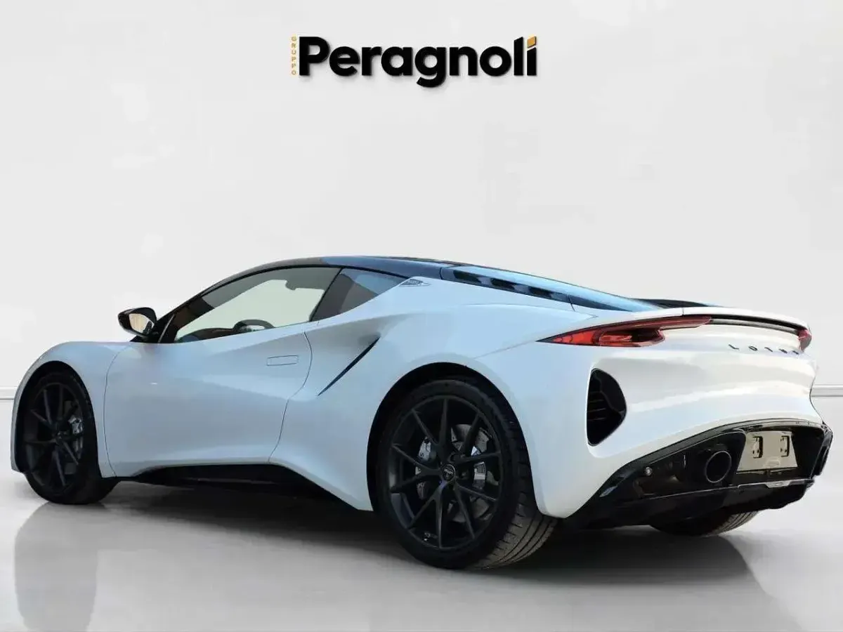 Nuova Lotus Emira 405 CV (297 kW) 2026 Bianco Coupé