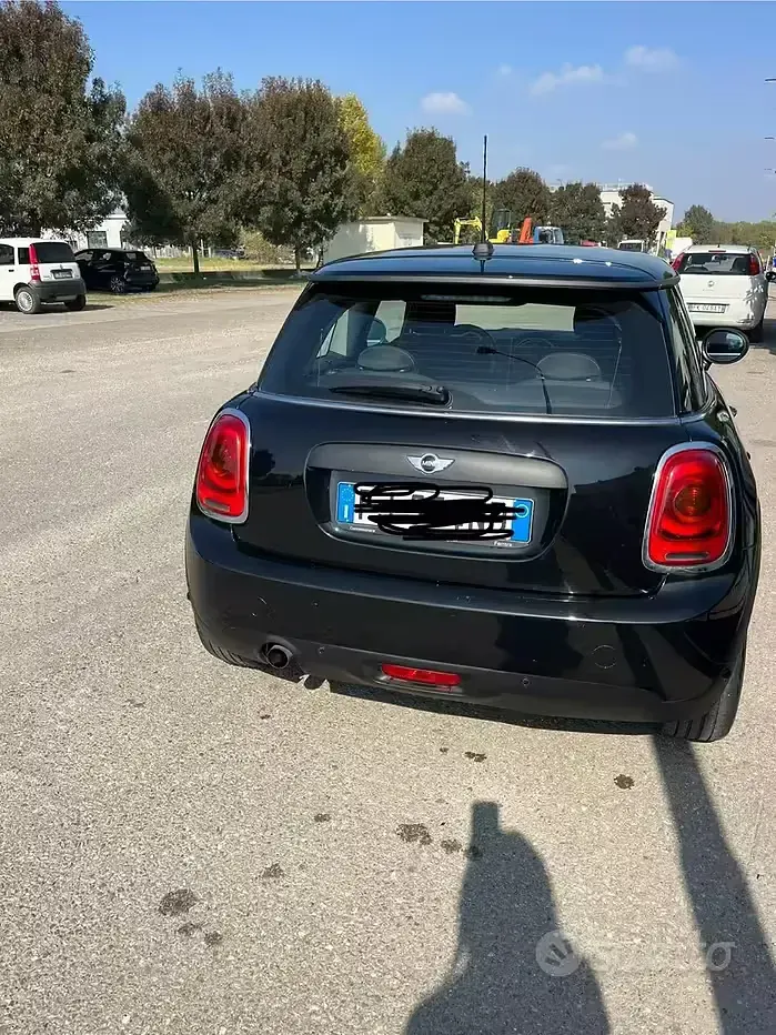 Usata Mini ONE 102 CV (75 kW) 2017 Nero Utilitaria