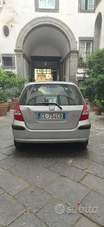 Usata Honda Jazz 78 CV (57 kW) 2004 Grigio Utilitaria
