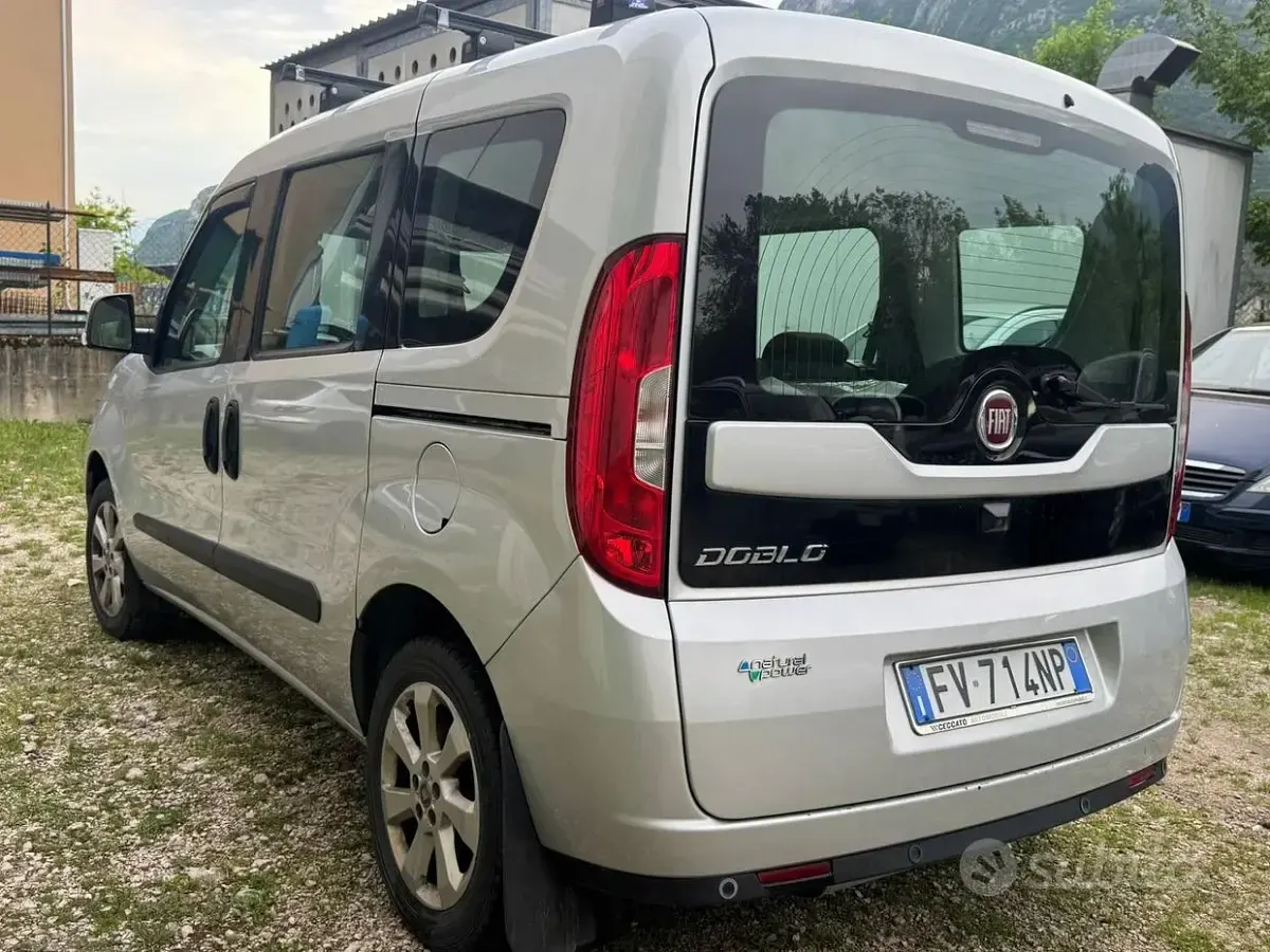 Usata Fiat Doblò Lounge 120 CV (88 kW) 2019 Grigio Monovolume