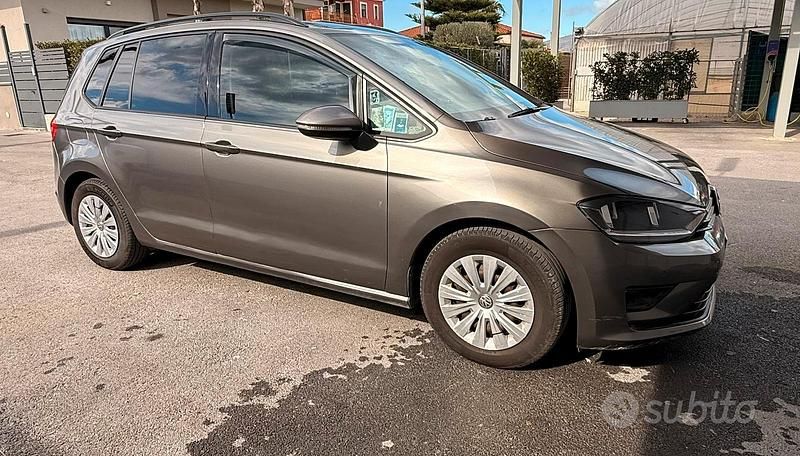 Używany VW Golf Sportsvan 110 KM (80 kW) 2016 Szary Minivan