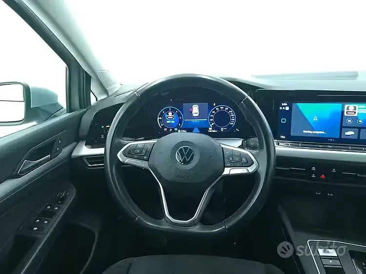 Usata VW Golf VIII Life 116 CV (85 kW) 2022 Grigio Station wagon