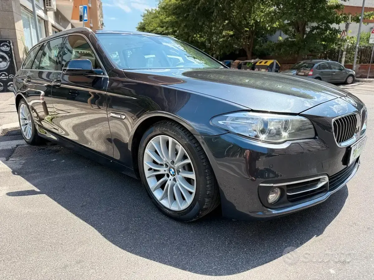 Usata BMW 520 Luxury Line 190 CV (139 kW) 2016 Nero Station wagon