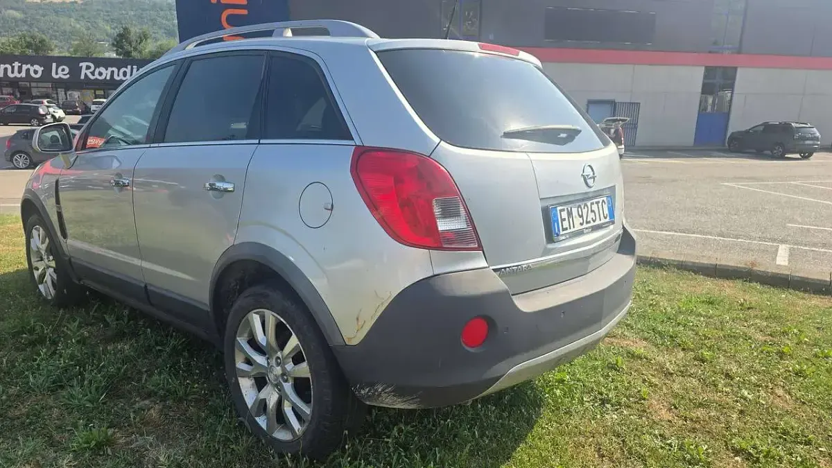 Usata Opel Antara Cosmo 163 CV (119 kW) 2012 Argento SUV