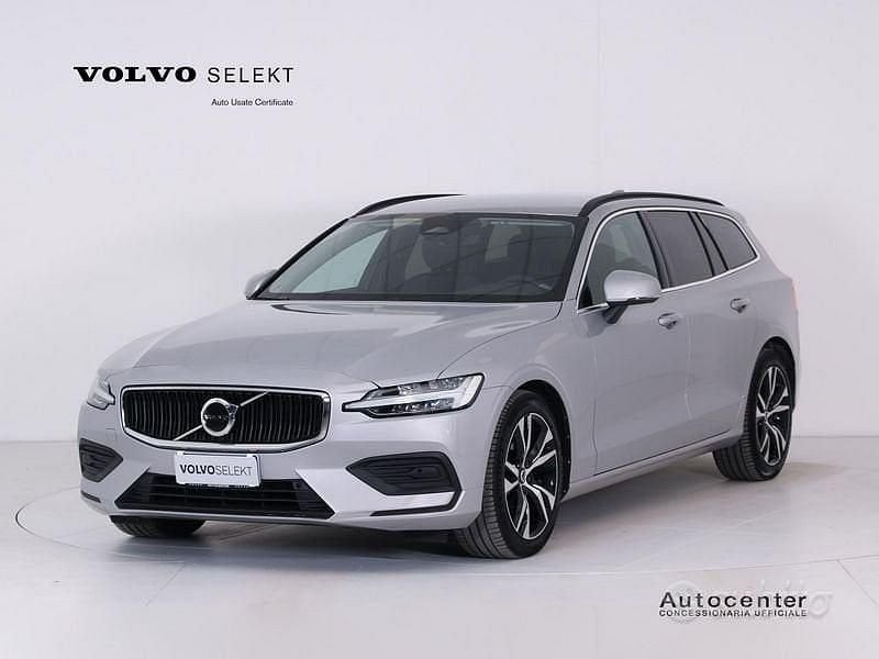 Argento Usata 2022 Volvo V60 Core Station wagon | 27.900 € (Buon prezzo) - Immagine 1/4