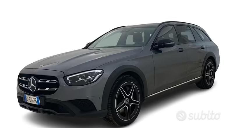 Gebraucht Mercedes E400 Premium Plus 330 PS (242 kW) 2022 Grau Kombi