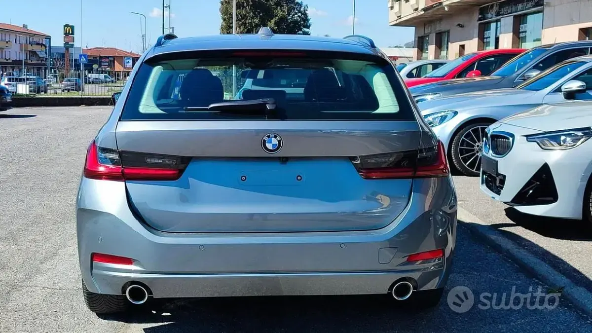 Usado BMW 318 Comfort Edition 150 CV (110 kW) 2024 Gris Familiar