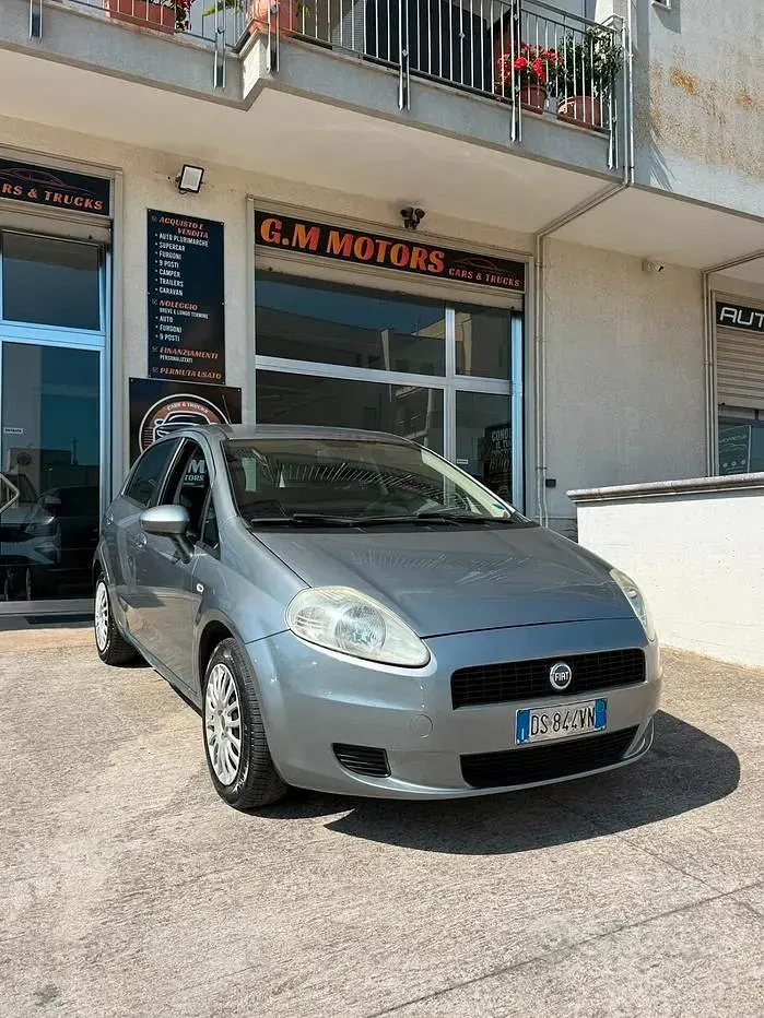 Usata Fiat Grande Punto Active 65 CV (47 kW) 2008 Grigio Utilitaria