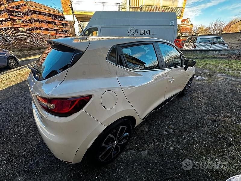 Usata Renault Clio IV Intens 90 CV (66 kW) 2017 Bianco Berlina