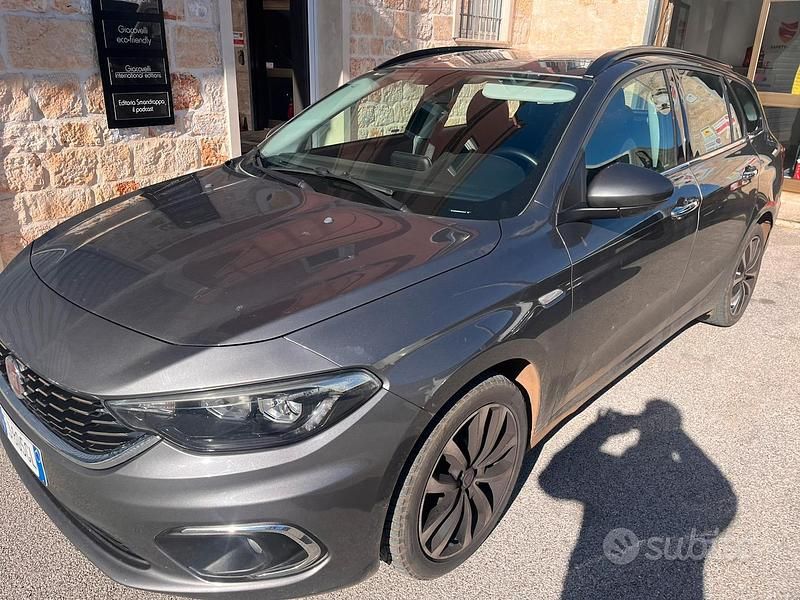 Usata Fiat Tipo 120 CV (88 kW) 2017 Grigio Station wagon
