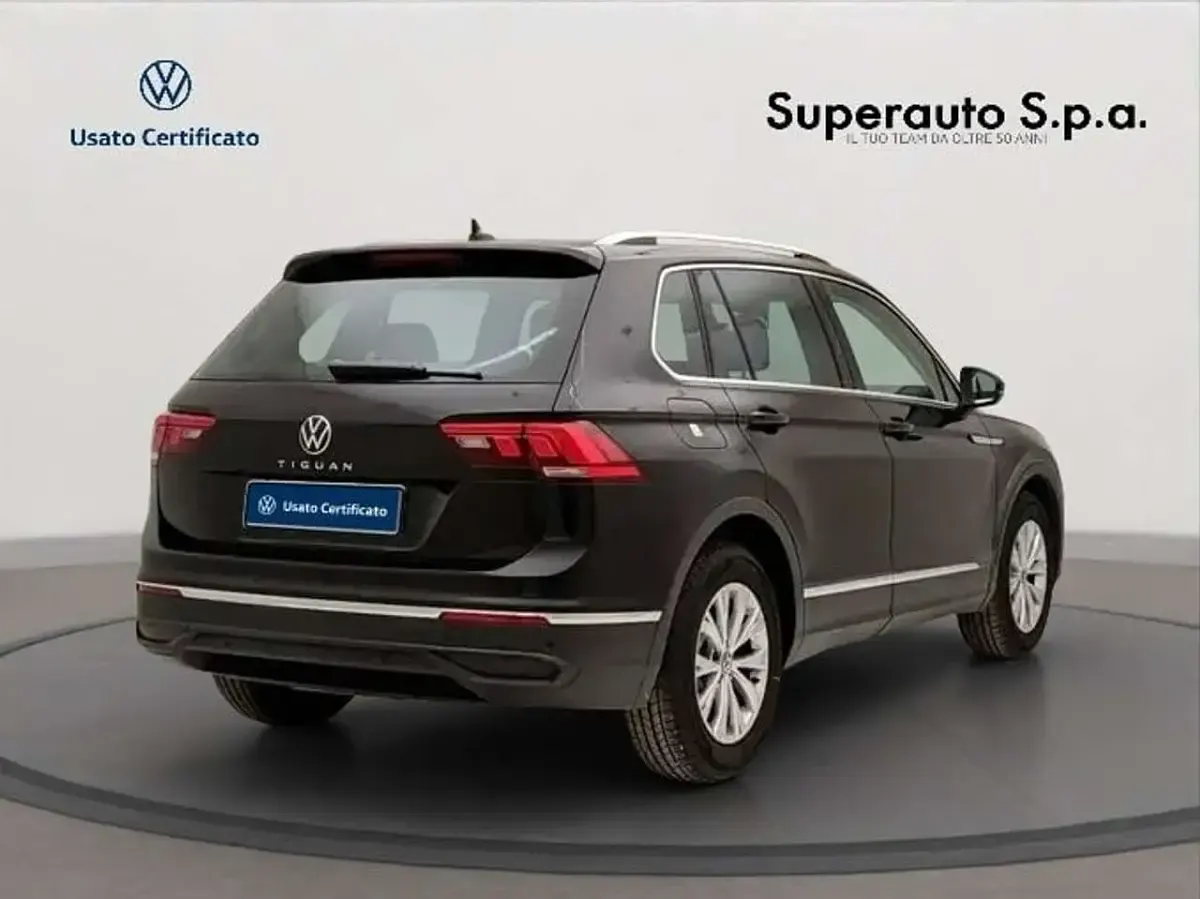 Usata VW Tiguan Life 150 CV (110 kW) 2024 Nero SUV