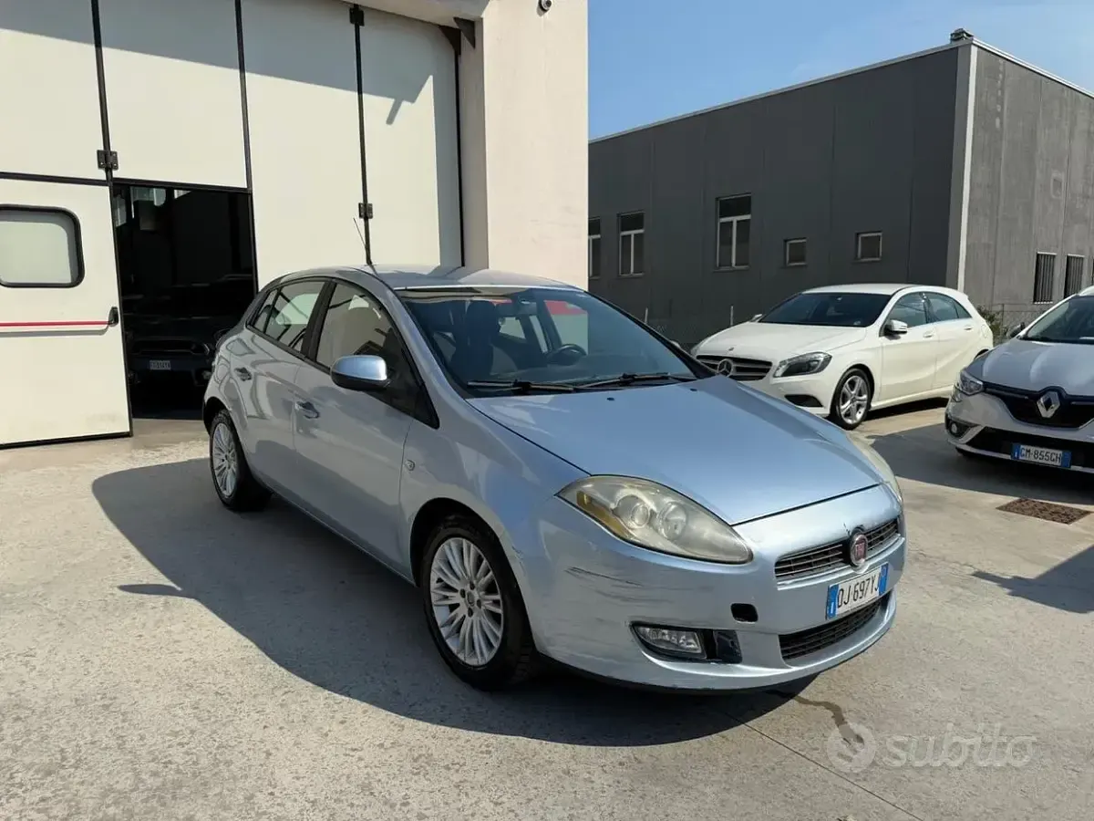 Usata Fiat Bravo Dynamic 120 CV (88 kW) 2007 Blu Utilitaria