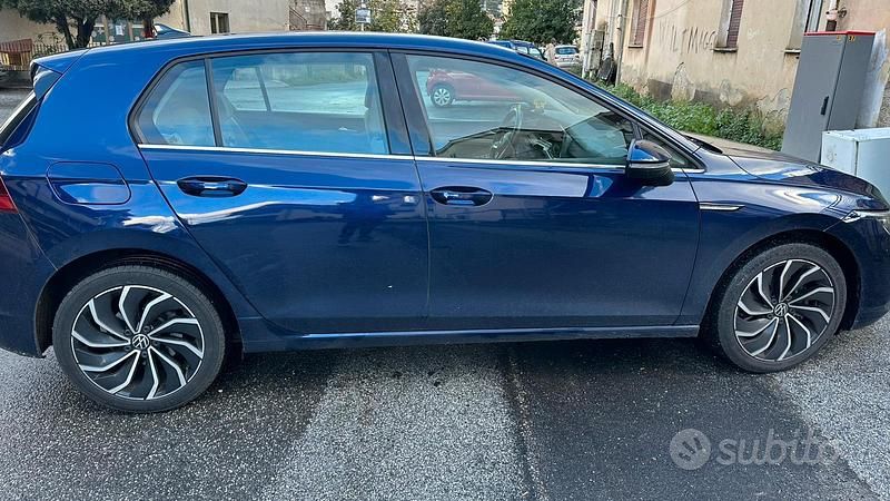 Usata VW Golf VIII 2022 Blu Berlina