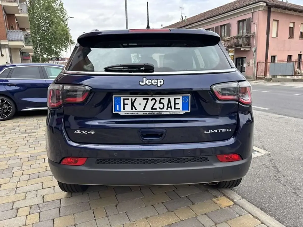Usata Jeep Compass Limited 140 CV (102 kW) 2017 Blu/azzurro SUV