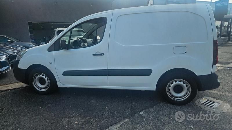 Gebraucht Peugeot Partner Comfort 99 PS (72 kW) 2016 Weiß