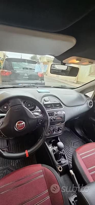 Usata Fiat Grande Punto 75 CV (55 kW) 2011 Nero Utilitaria