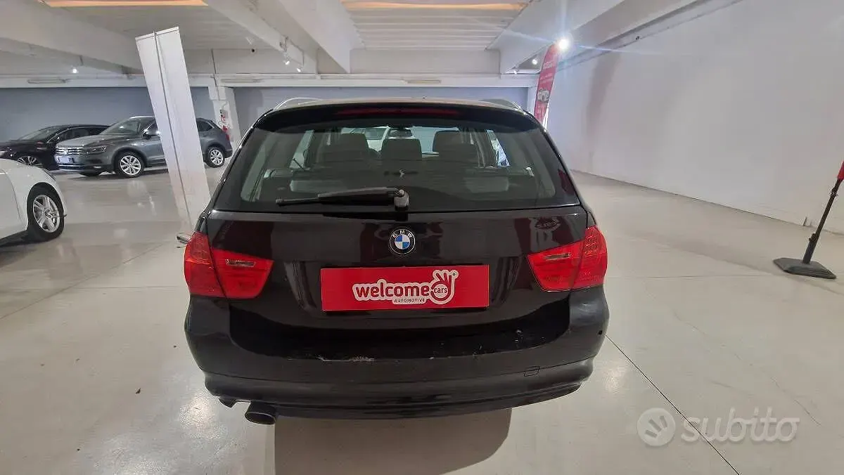 Usata BMW 318 Comfort Edition 143 CV (105 kW) 2012 Nero Station wagon