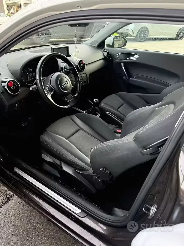Usata Audi A1 143 CV (105 kW) 2012 Marrone Utilitaria