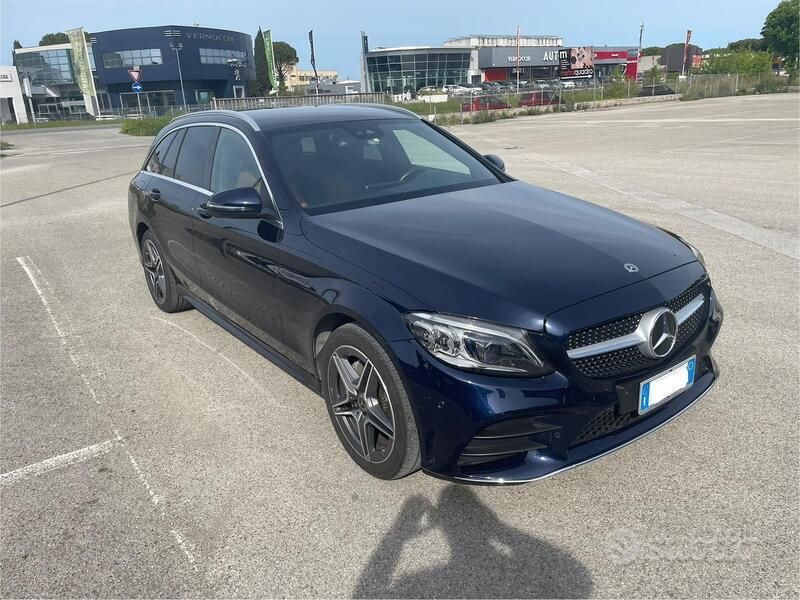 Usata Mercedes C220 Premium 194 CV (142 kW) 2019 Blu/azzurro Station wagon
