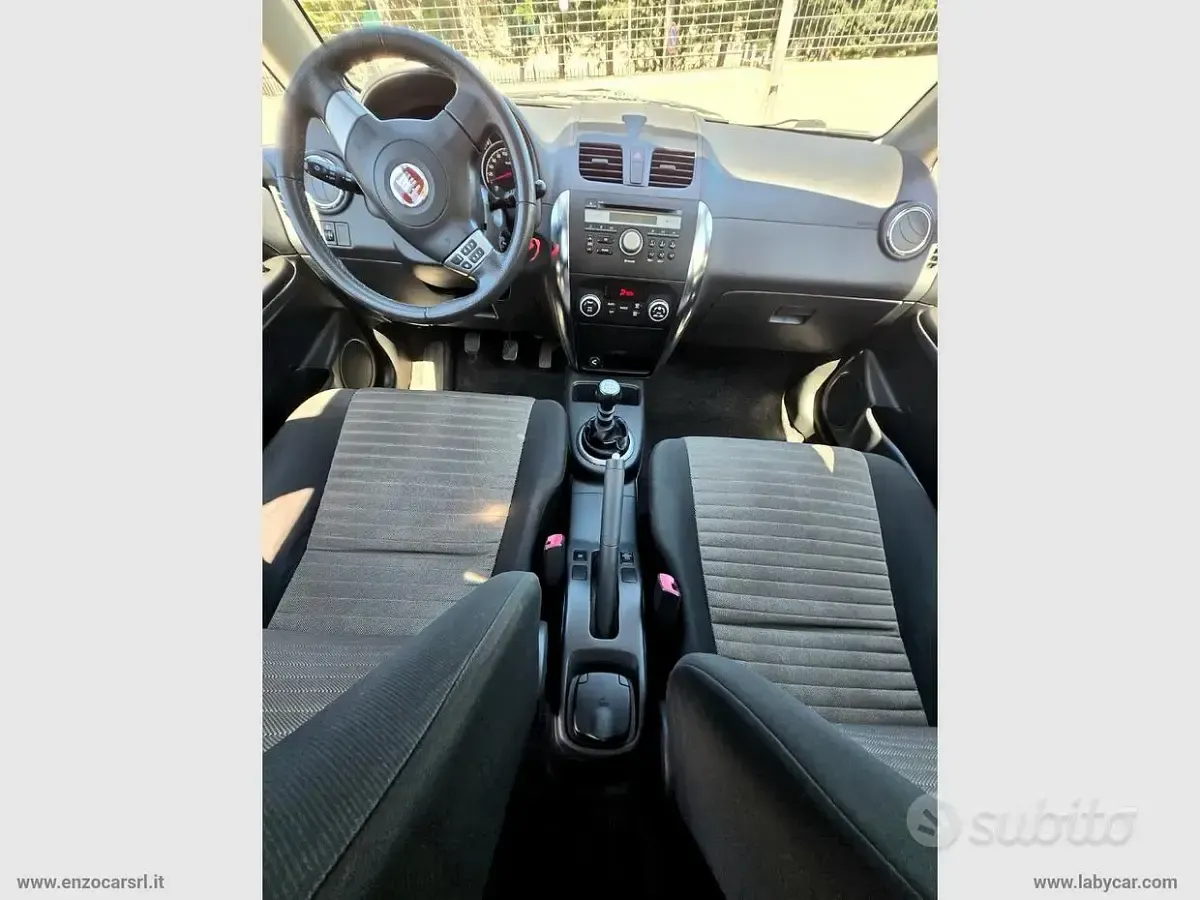 Begagnad Fiat Sedici Emotion 136 HK (100 kW) 2010 Silver SUV