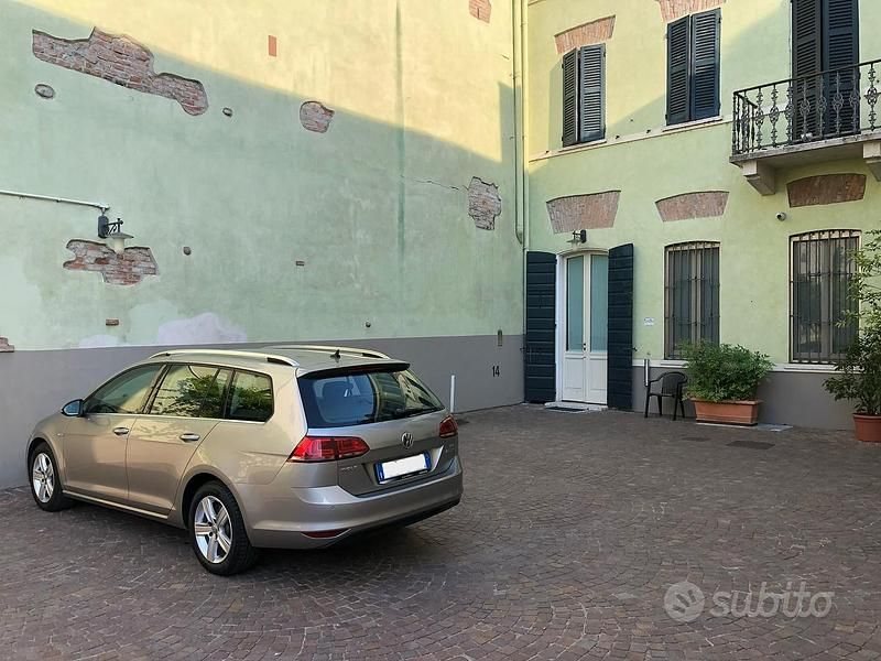 Usata VW Golf VII Highline 110 CV (80 kW) 2016 Grigio Station wagon