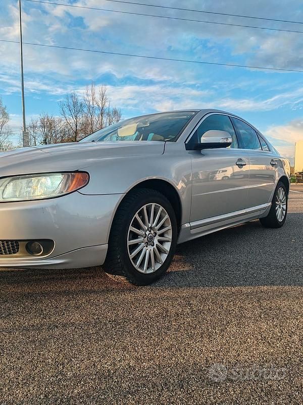 Usata Volvo S80 185 CV (136 kW) 2007 Grigio Berlina