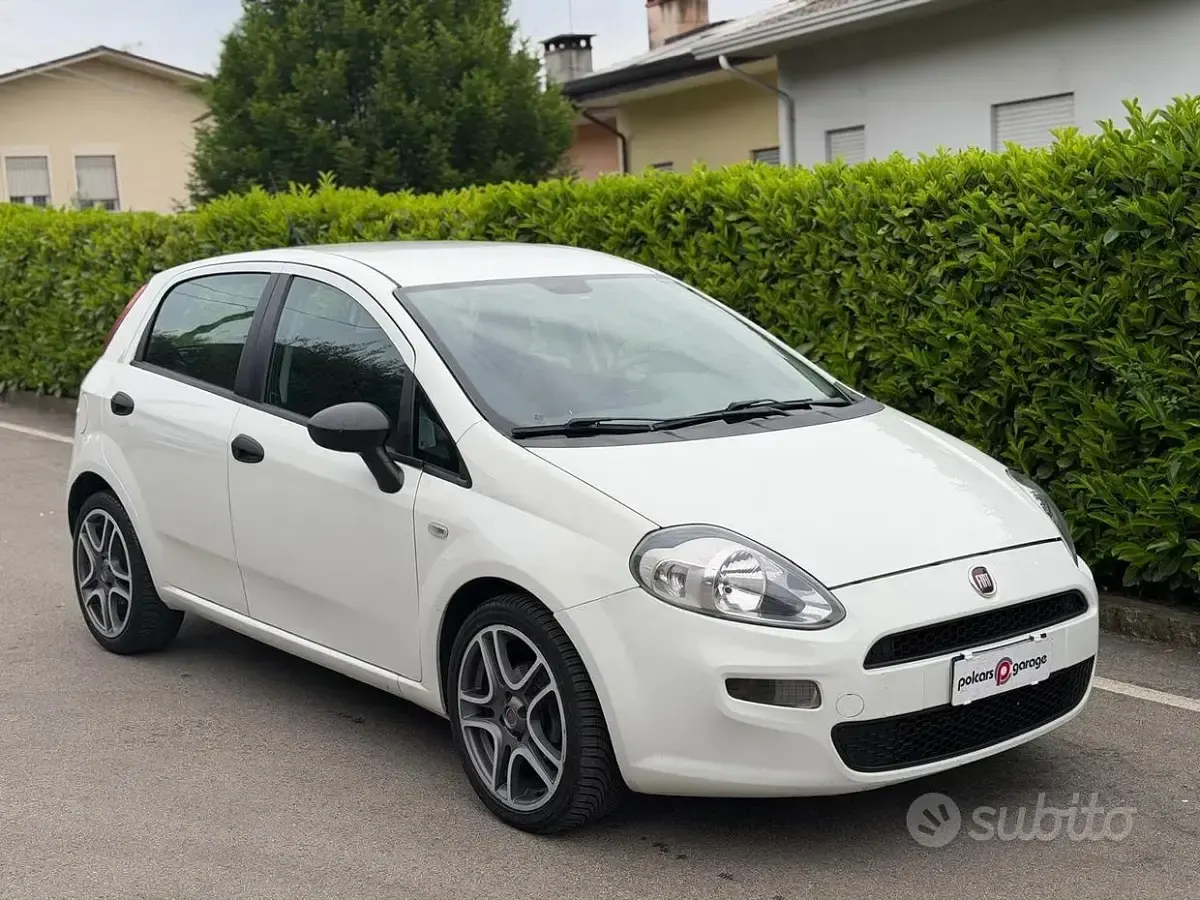 Occasion Fiat Punto Street 95 ch (69 kW) 2014 Blanc Citadine