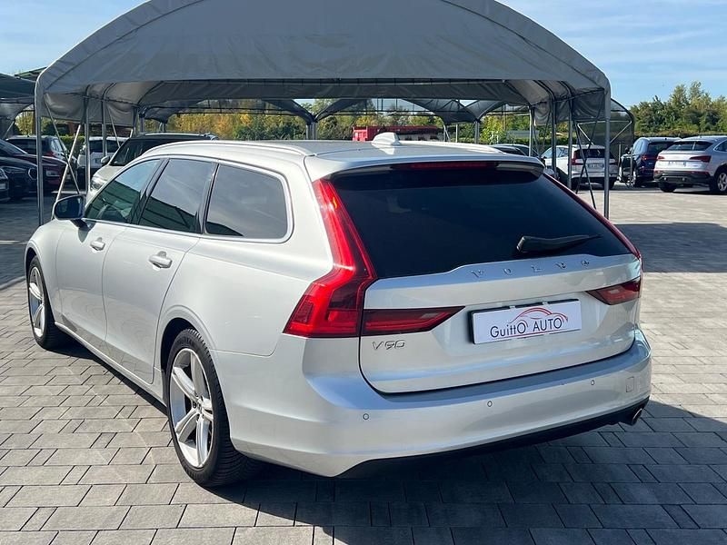 Usata Volvo V90 Momentum 149 CV (109 kW) 2018 Argento Station wagon