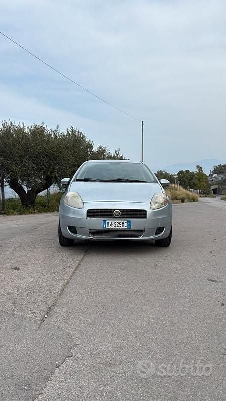 Usata Fiat Grande Punto 77 CV (56 kW) 2008 Grigio Utilitaria