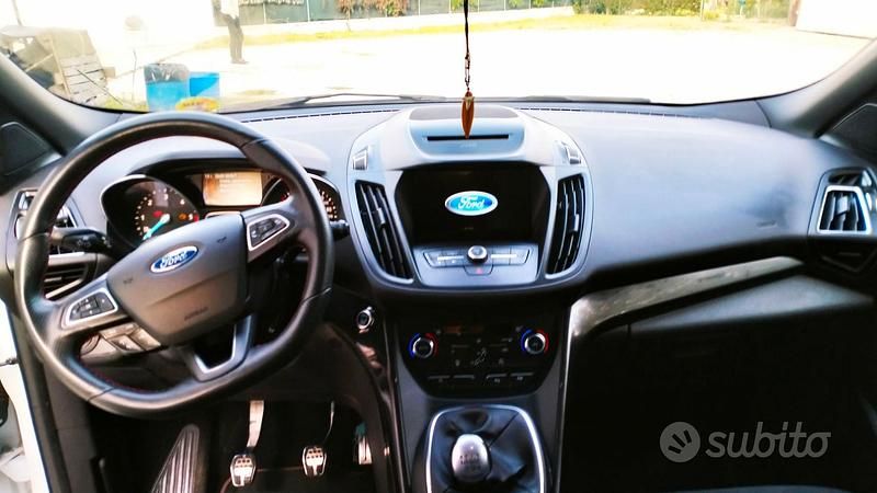 Usata Ford Kuga ST-Line 120 CV (88 kW) 2019 Bianco SUV