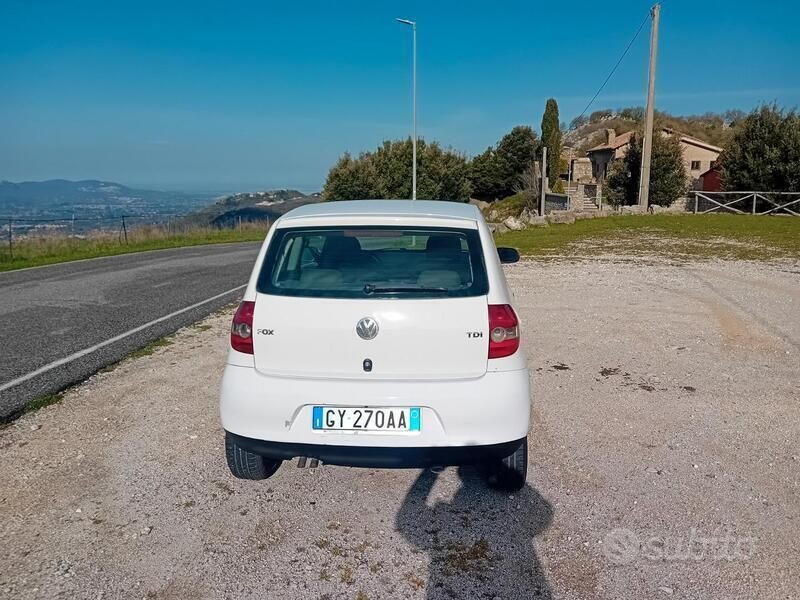 Usata VW Fox 70 CV (51 kW) 2007 Bianco Utilitaria