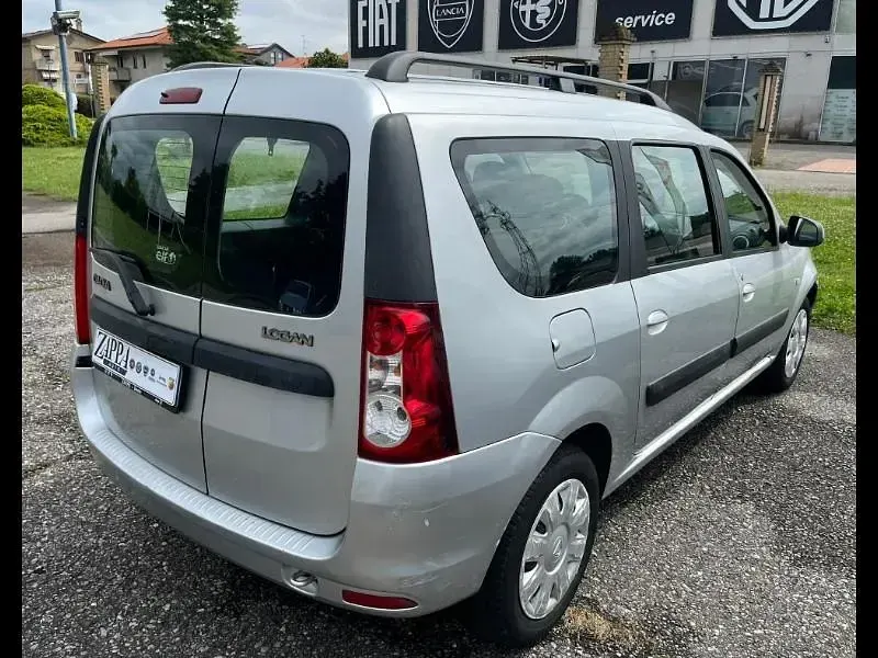Usata Dacia Logan MCV 84 CV (61 kW) 2013 Argento Monovolume