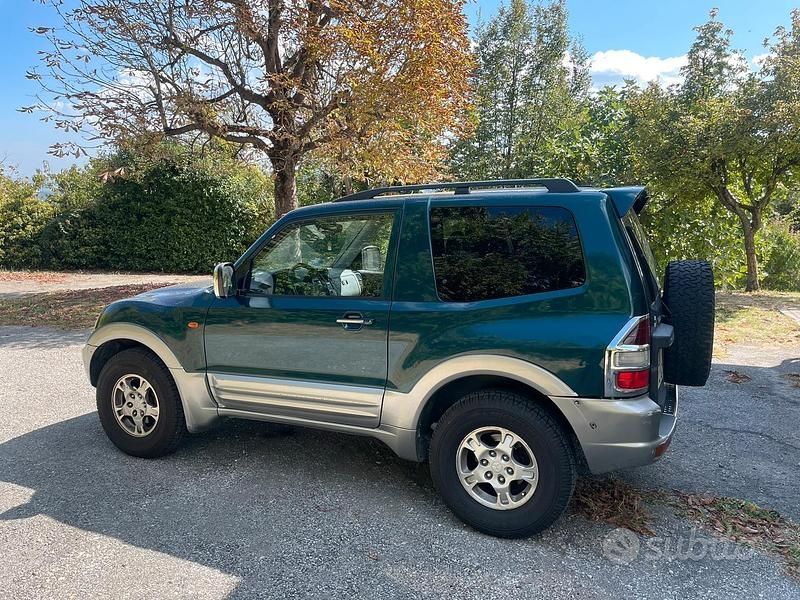 Usata Mitsubishi Pajero 165 CV (121 kW) 2001 Verde SUV