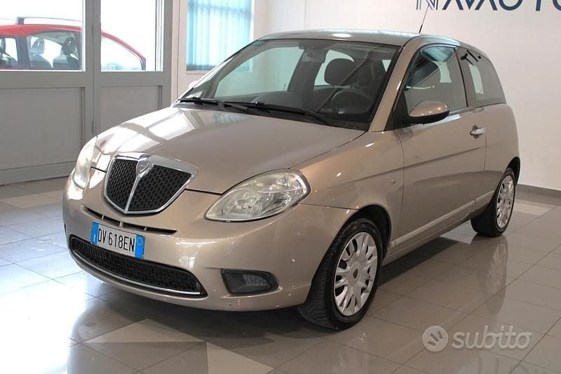 Usata Lancia Ypsilon 60 CV (44 kW) 2009 Marrone Utilitaria