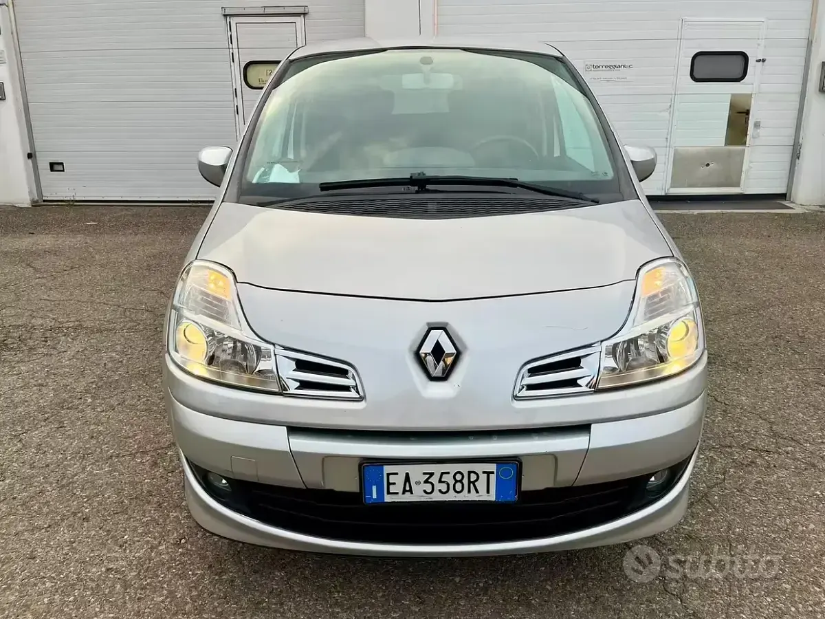 Usata Renault Modus 75 CV (55 kW) 2010 Grigio Monovolume