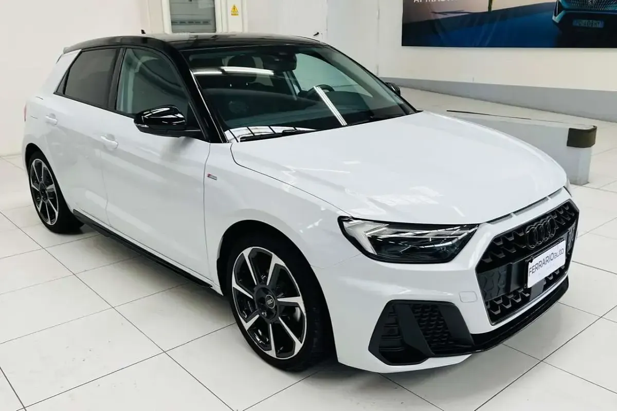 Usata Audi A1 Sportback Black Edition 116 CV (85 kW) 2025 Bianca glaciar Utilitaria
