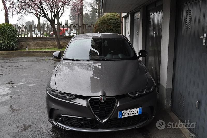Usata Alfa Romeo Tonale Ti 160 CV (117 kW) 2023 Grigio SUV
