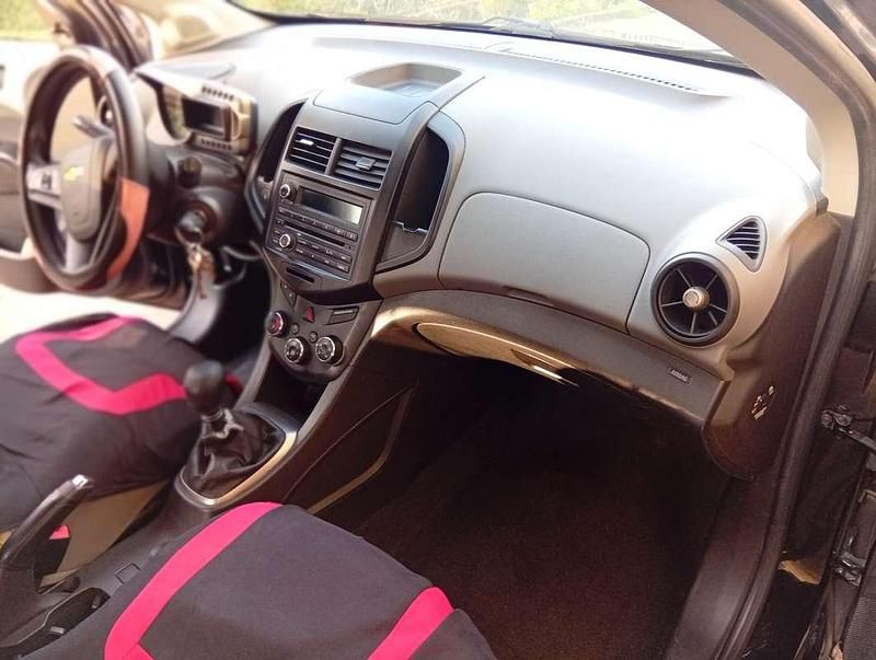 Usata Chevrolet Aveo LS 86 CV (63 kW) 2013 Nero Berlina