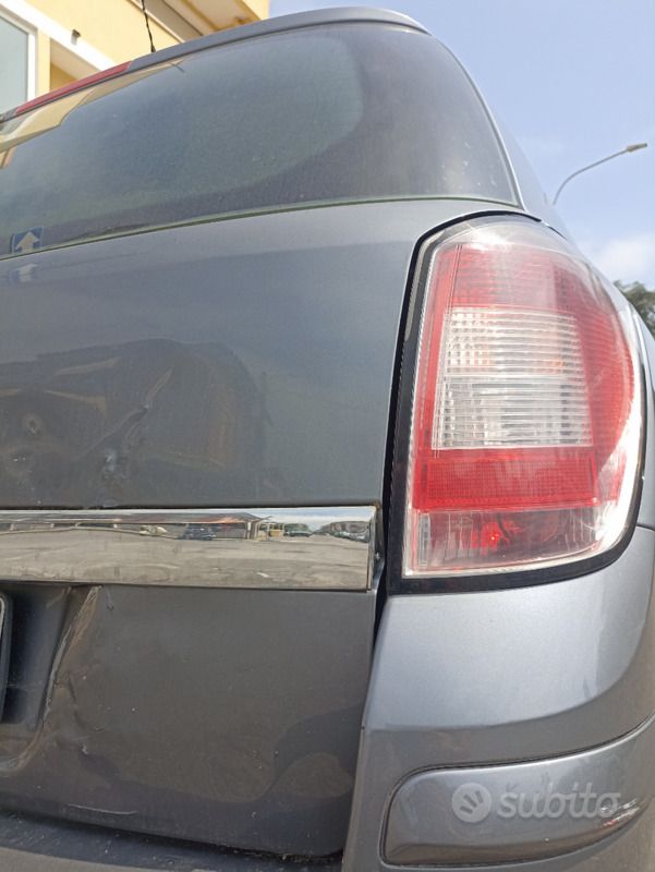 Käytetty Opel Astra 90 HP (66 kW) 2007 Harmaa Farmari