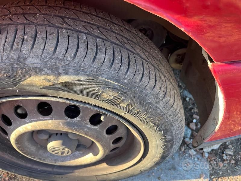 Usata VW Caddy 64 CV (47 kW) 2000 Rosso Monovolume