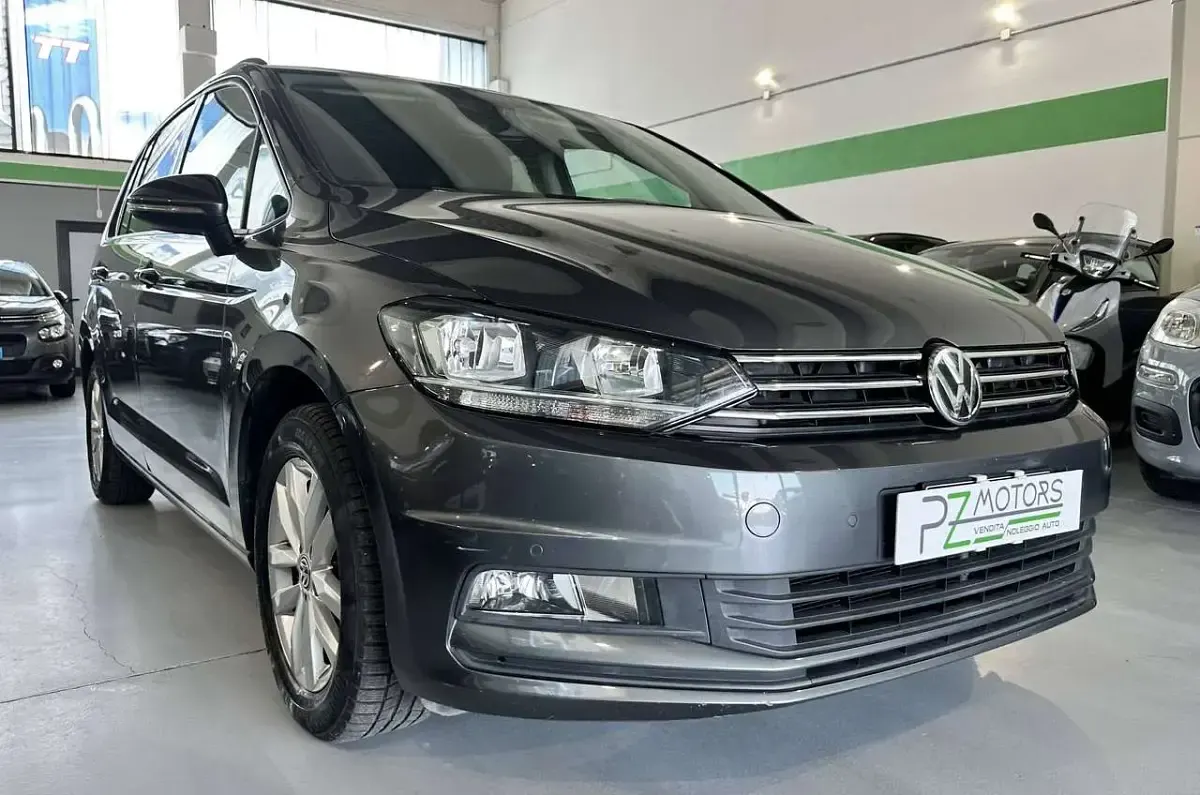 Usata VW Touran Business 116 CV (85 kW) 2017 Grigio Monovolume
