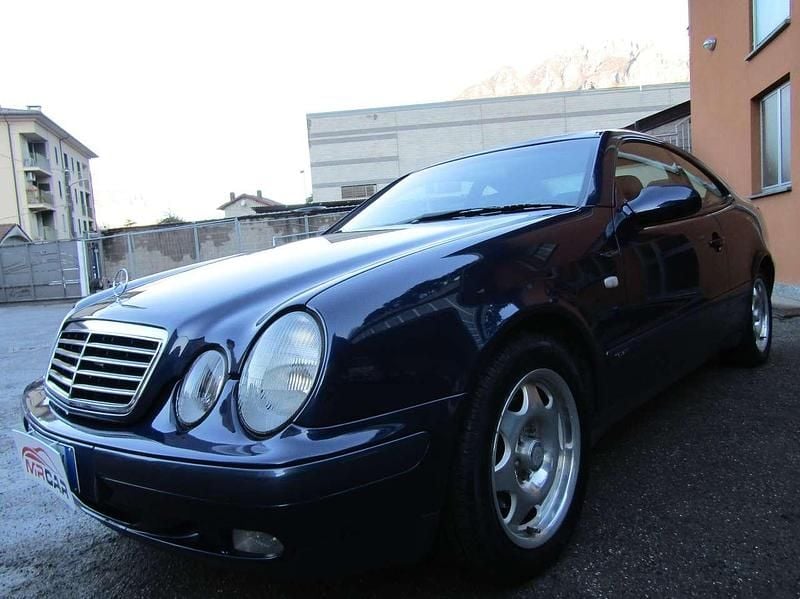 Usata Mercedes CLK200 192 CV (141 kW) 1998 Blu metallizzato Coupé