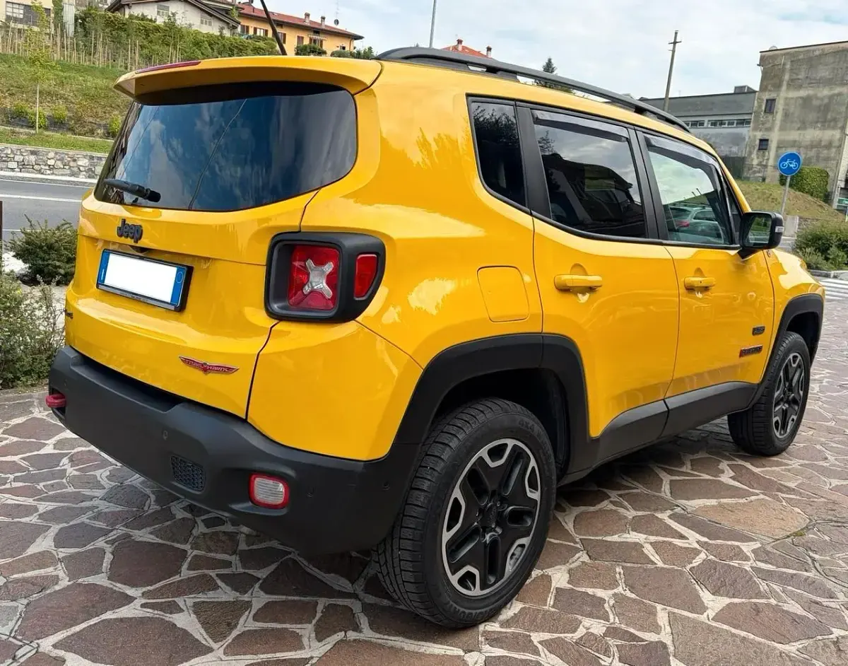 Usata Jeep Renegade Trailhawk 169 CV (124 kW) 2016 Giallo SUV