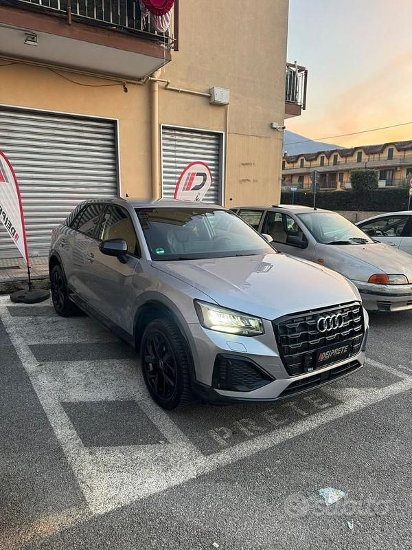 Usata Audi Q2 Black Edition 150 CV (110 kW) 2023 Grigio SUV